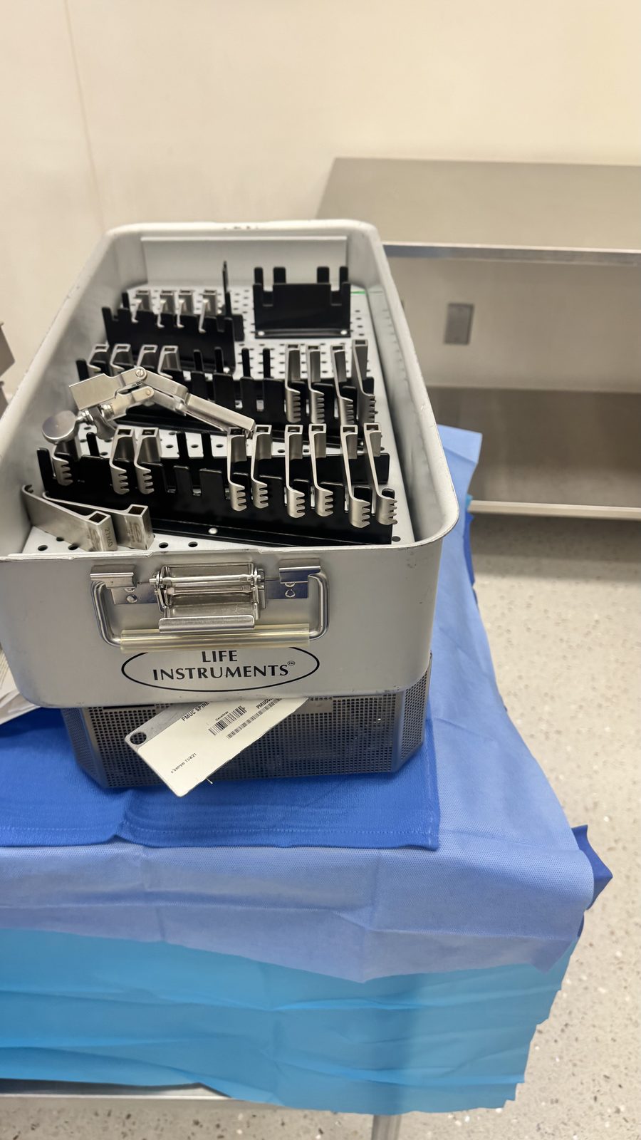 McCollough retractor set — Life Instruments case (assembled)