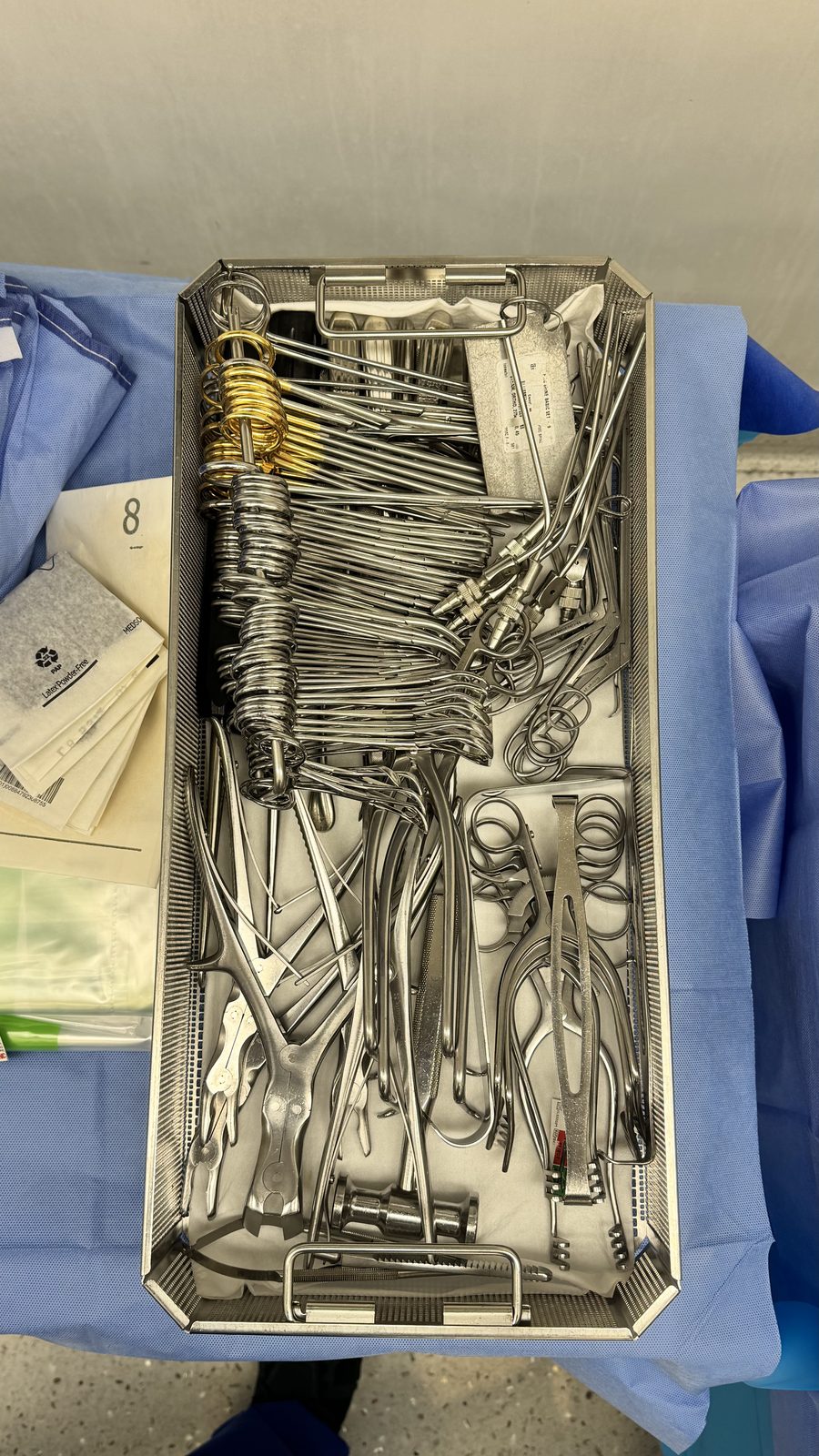 Spine Basic set — assembled tray (detail)